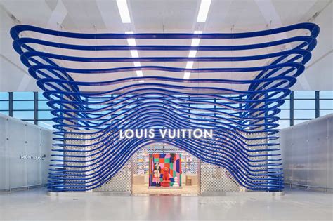 louis vuitton hongqiao airport.